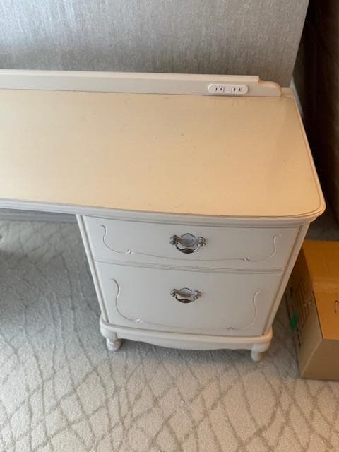 デスク カンティーニュ