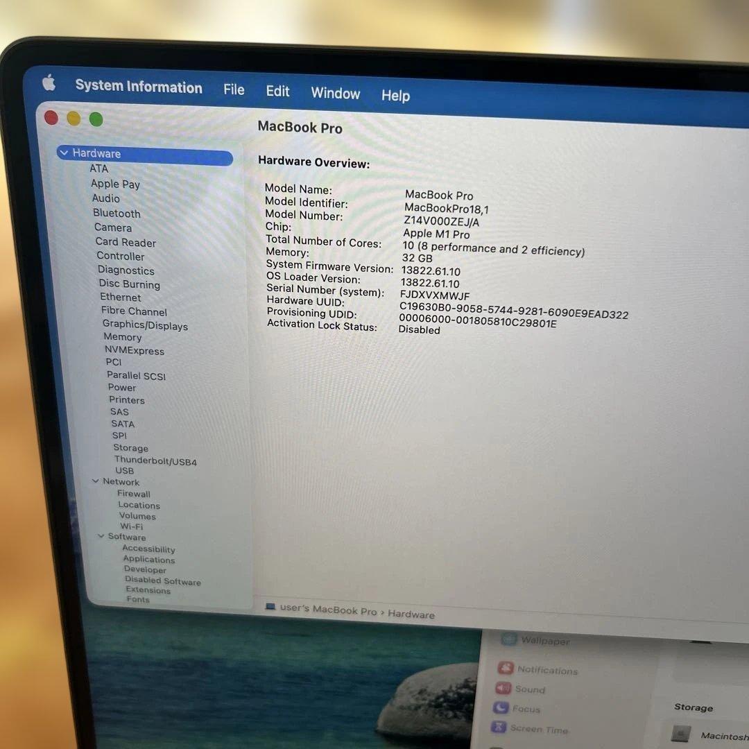 極美MacBookPro 16インチ M1 32/500GB 16コア充放電3回