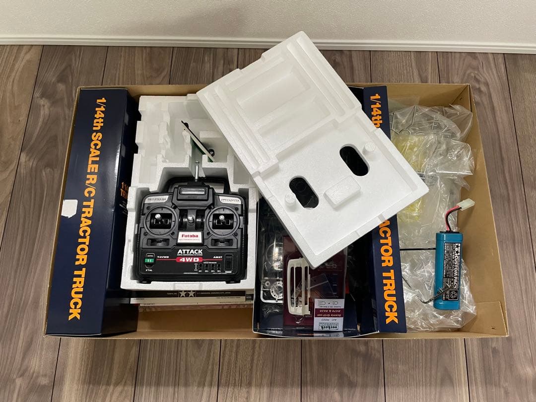 タミヤ スカニア R620 6X4 フルオペセット&3軸リーファーセミトレーラー