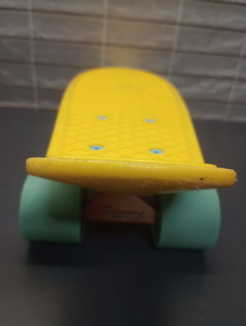 PENNY　イエロー　スケートボード　２２インチ　中古