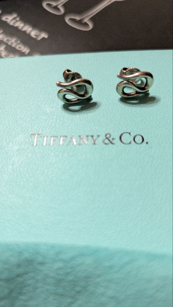 Tiffany & Co. 無限大デザインピアス
