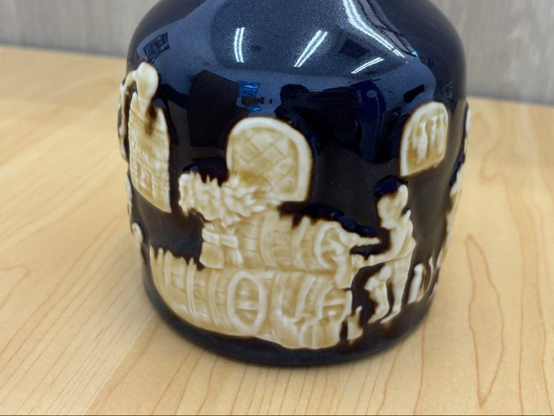 希少未開栓】 サントリー ザ ウイスキー 有田焼 陶器ボトル 木箱付美品