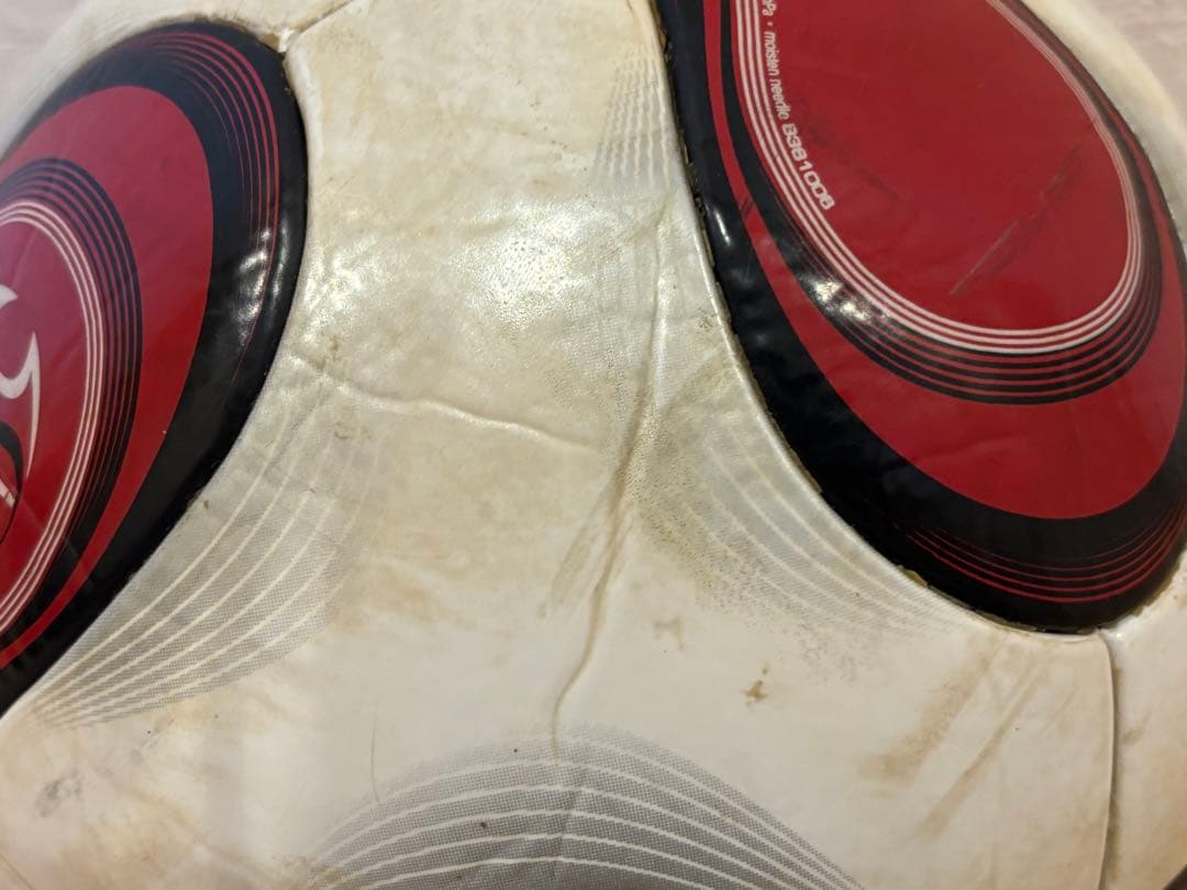 adidas製サッカーボール　Teamgeist