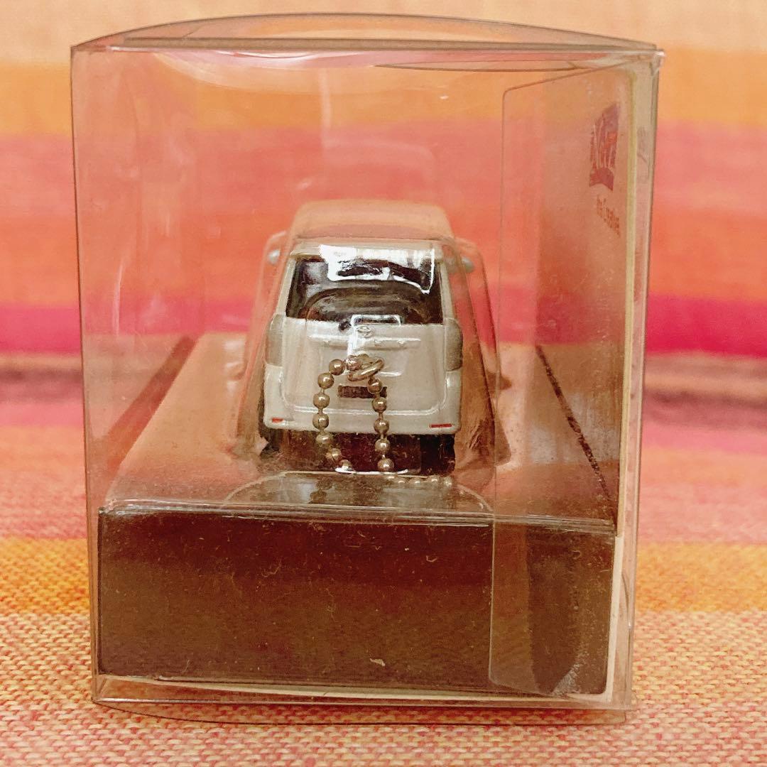 VOXY プルバックカー　LEDキーホルダー　ミニカー