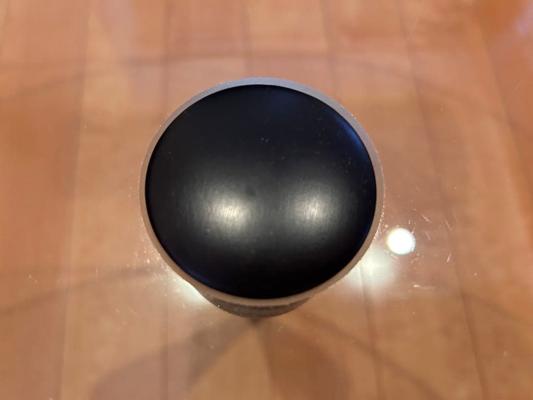 アシンメトリックガラステーブル