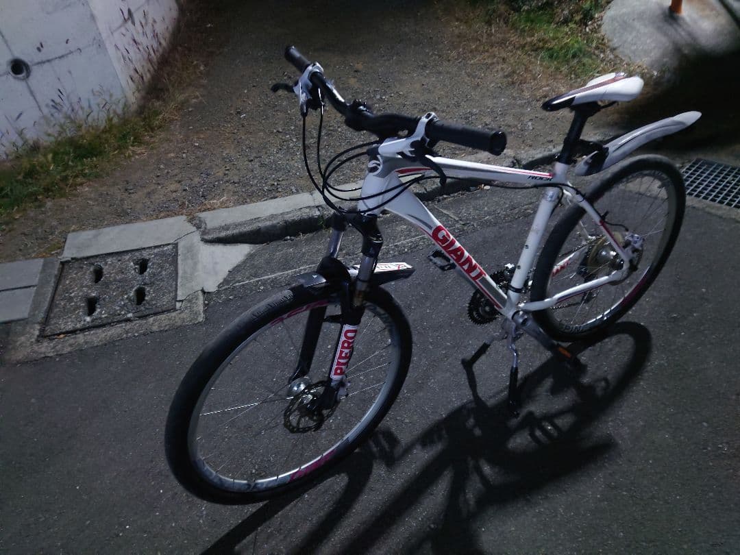 (引取り又はお届けご相談)GIANT ROCK 26インチMTB