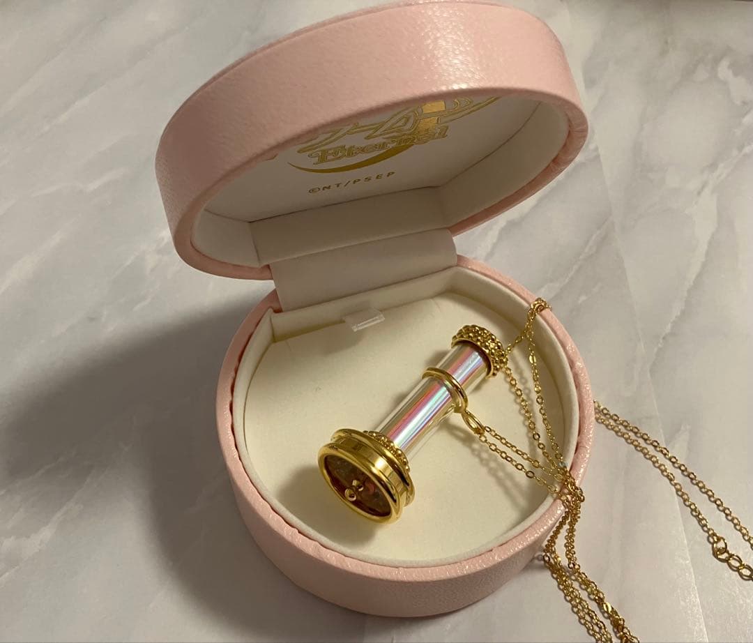 劇場版「美少女戦士セーラームーンEternal」ガラスの万華鏡ペンダント