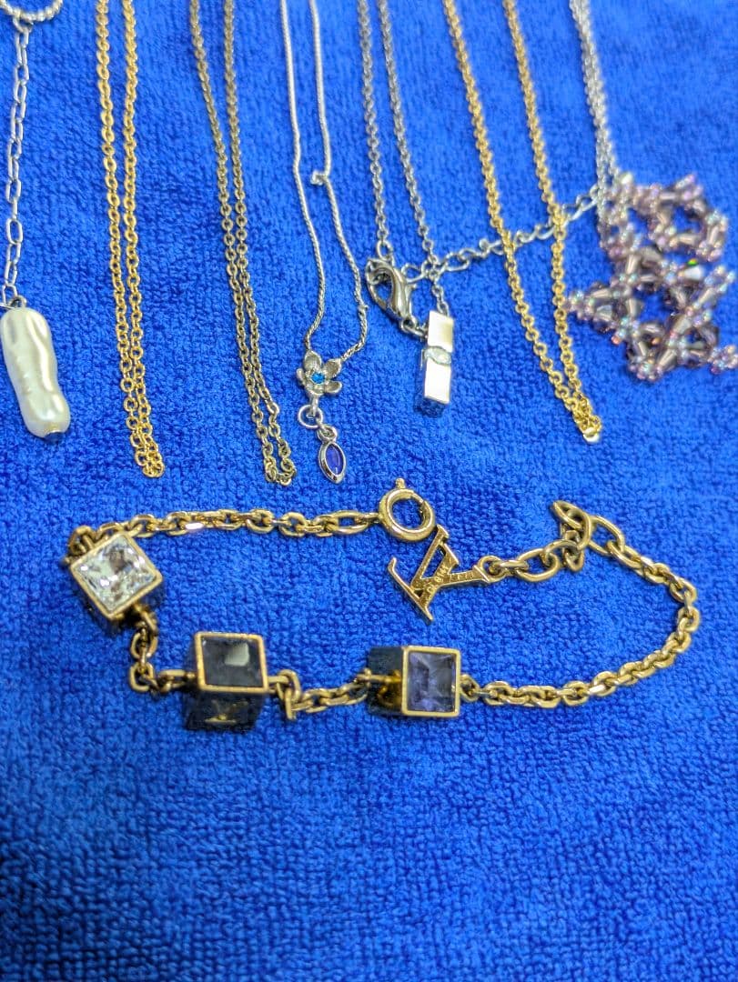 遺品整理 ルイビィトンブレスレットや、ネックレス13個セット