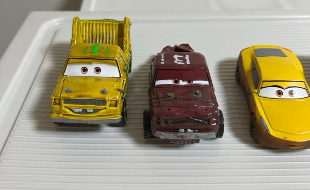 カーズ、ミニカー（大きいミニカー）（13番、4番）