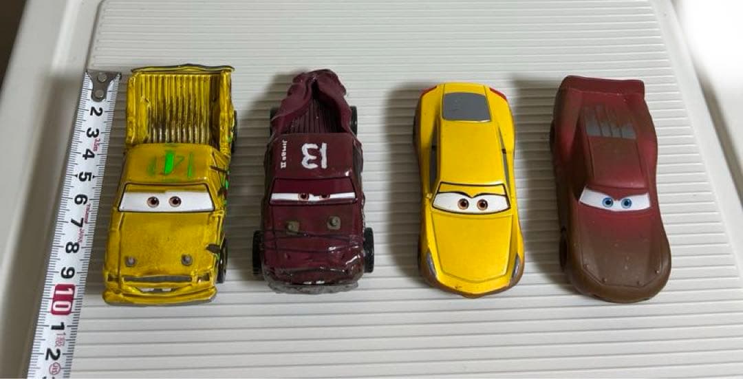 カーズ、ミニカー（大きいミニカー）（13番、4番）