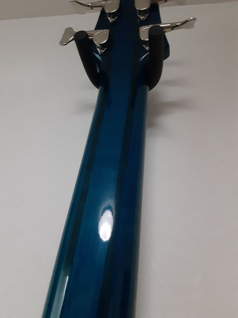 メルカリ便　playtech 6弦ベース　レギュラーチューニング済み