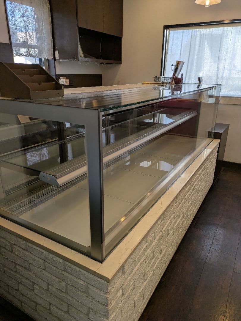 保坂製作所　冷蔵ショーケース