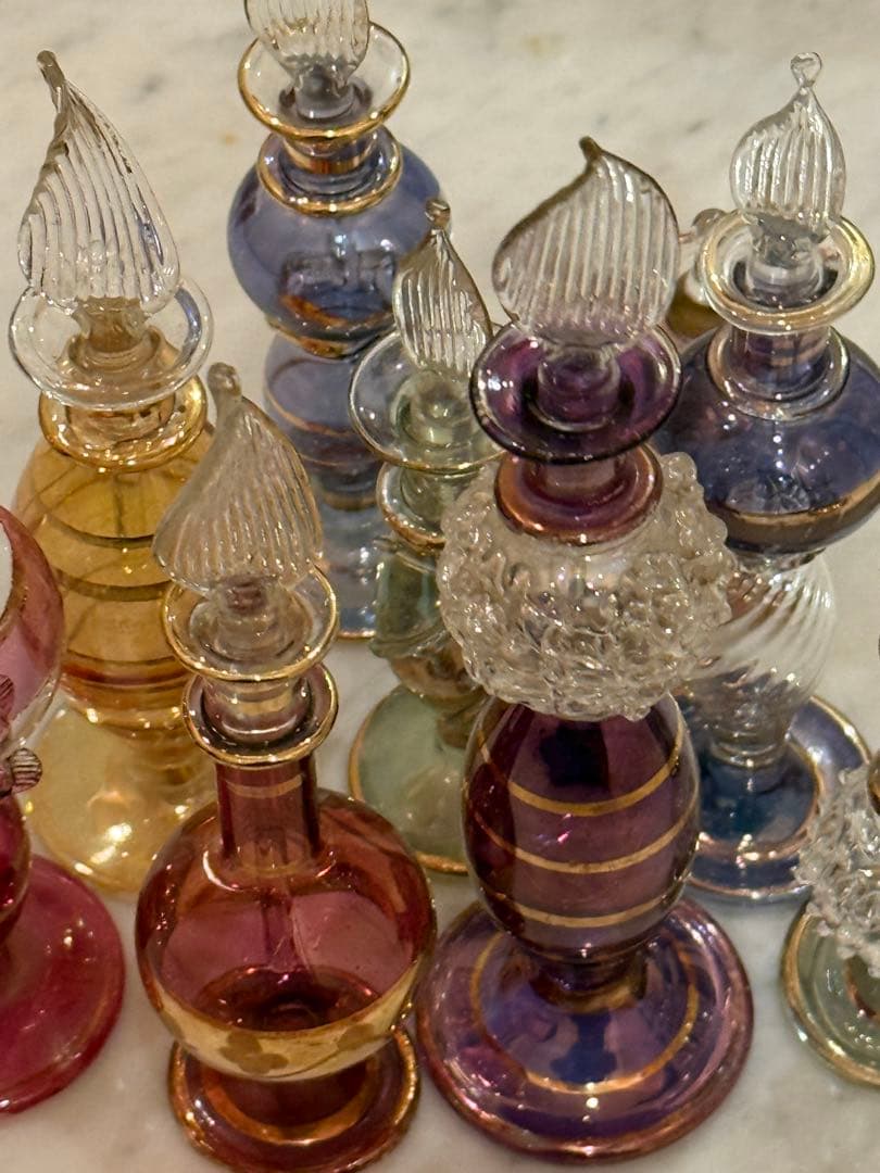 エジプト　香水瓶　強化ガラス製の高級品　9本セットプラスおまけ