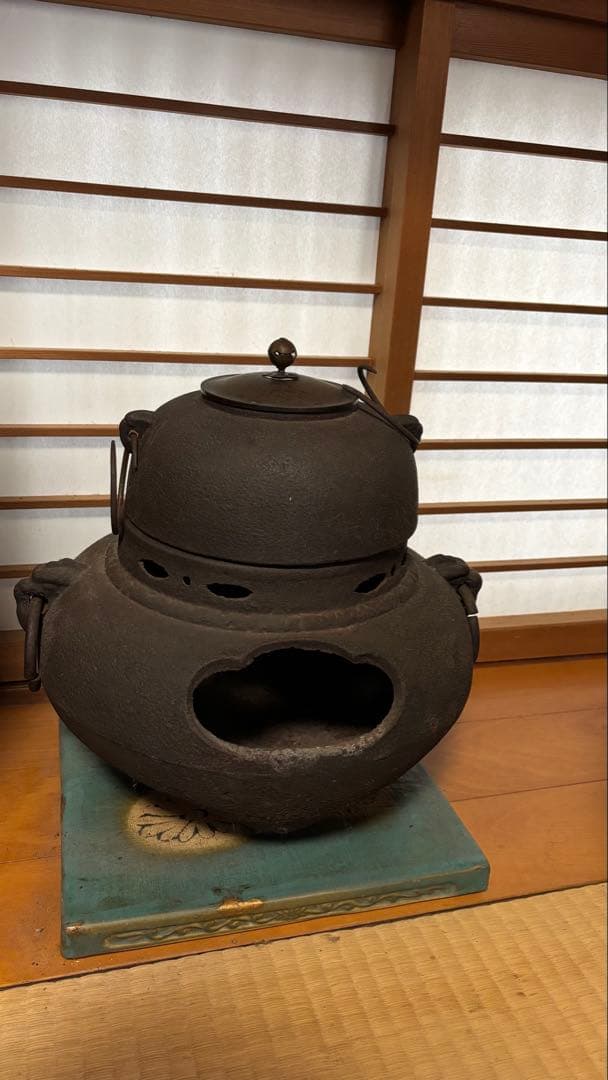 鉄製茶釜 黒色 丸型