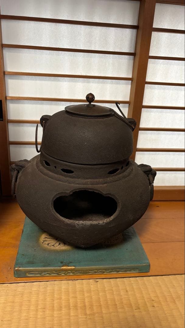 鉄製茶釜 黒色 丸型