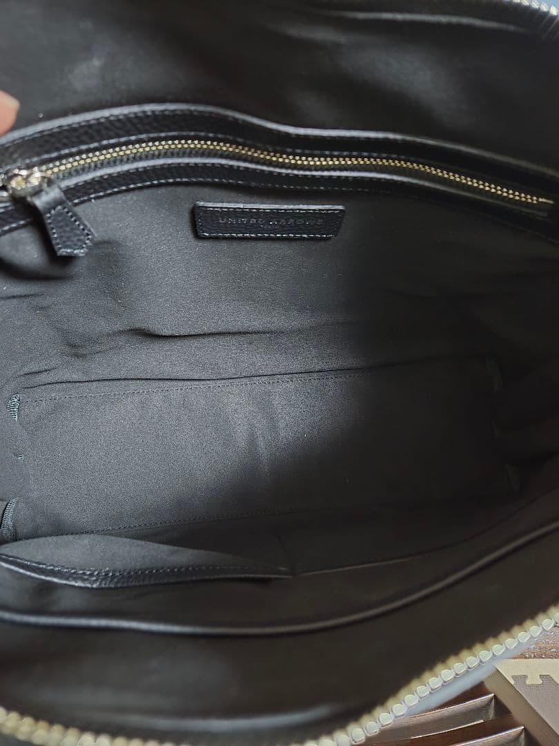 ブラックレザー ラウンドブリーフケース