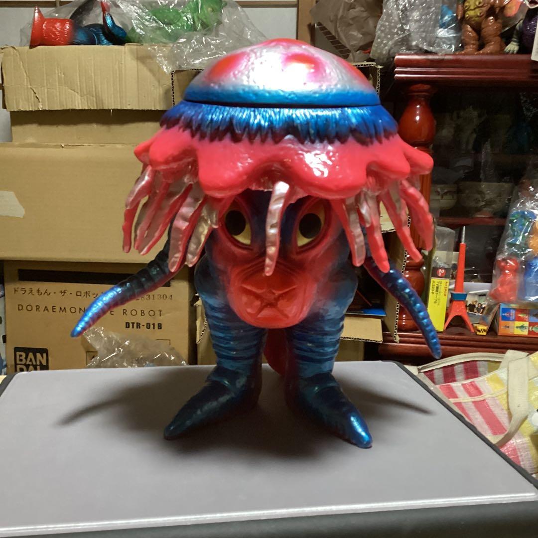 円谷コミュニケーションズ　バリケーン　怪獣郷　袋なし美品