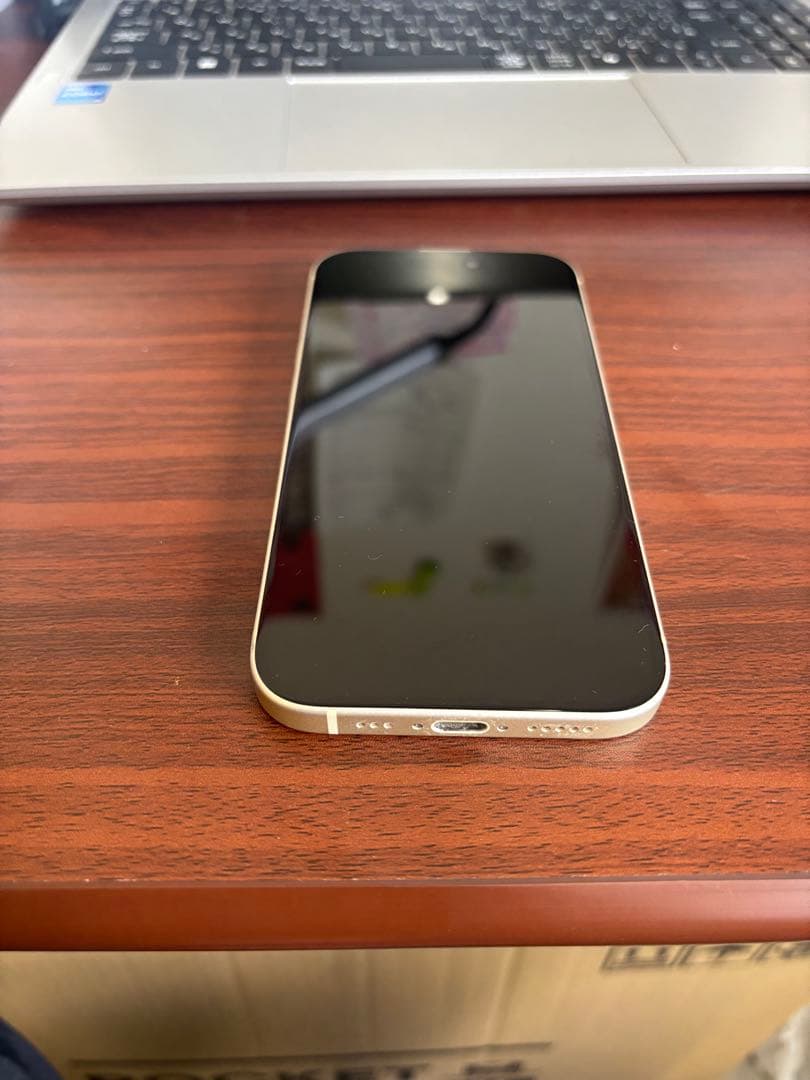 Apple iPhone 15 本体　イエロー　美品