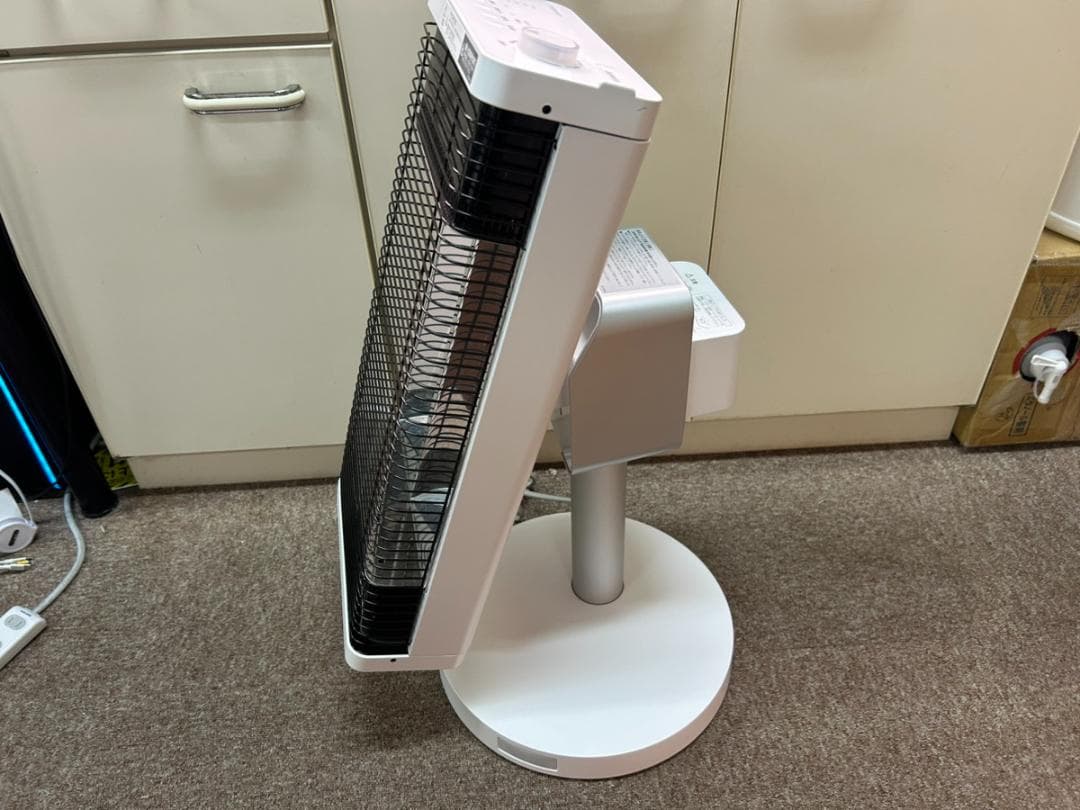 ダイキン セラムヒート 遠赤外線 ヒーター CER11YS-W 2022年製