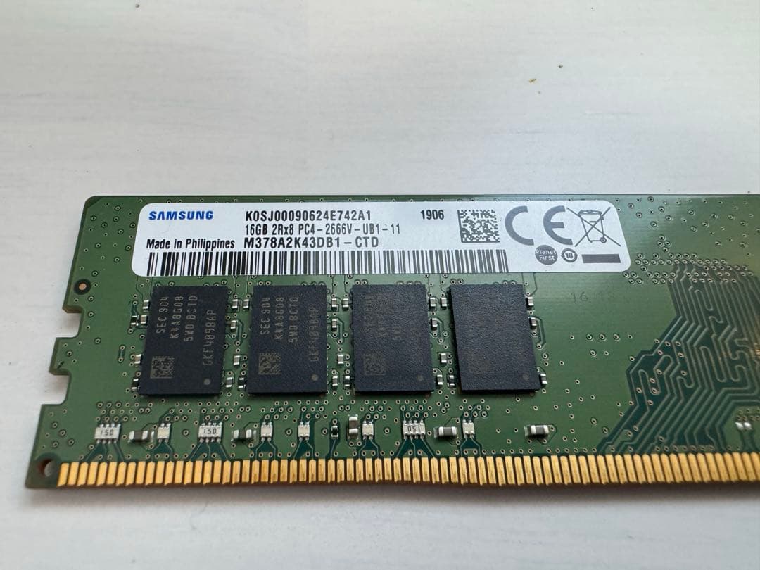 メモリー samsung DDR-4 2666v 16GB