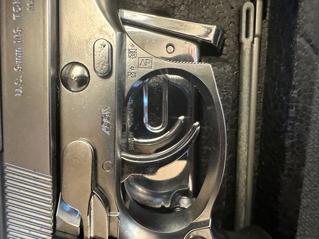 M92F クロームステンレス モデルガン