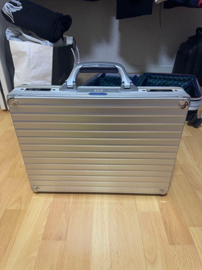 リモワ　アタッシュケース