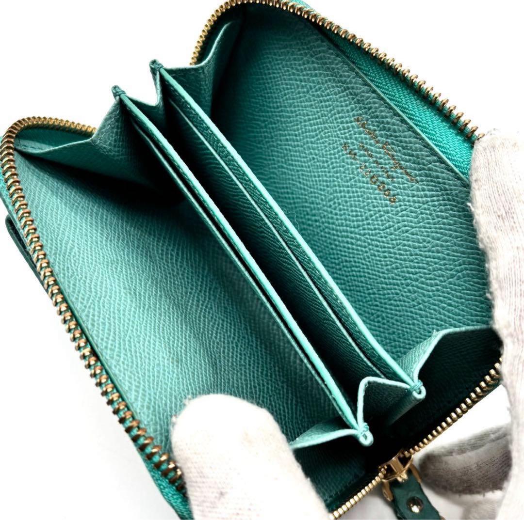 美品✨フェラガモ ヴァラリボン ケース コンパクトウォレット グリーン