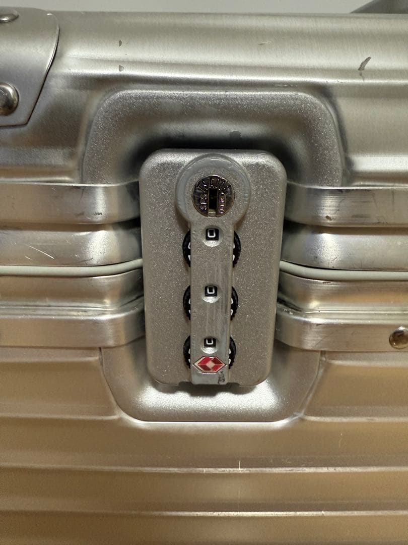 激レア 46L リモワ 928.51『トパーズ』 パイロット 廃盤 2輪（XL）