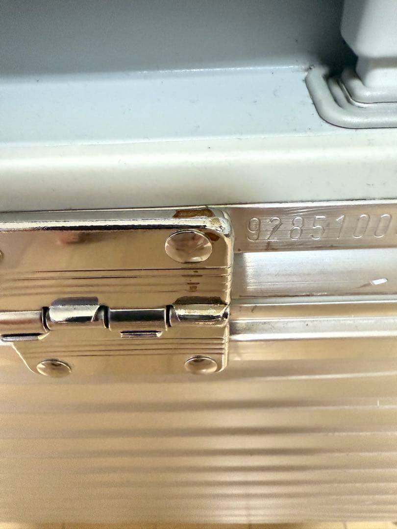 激レア 46L リモワ 928.51『トパーズ』 パイロット 廃盤 2輪（XL）