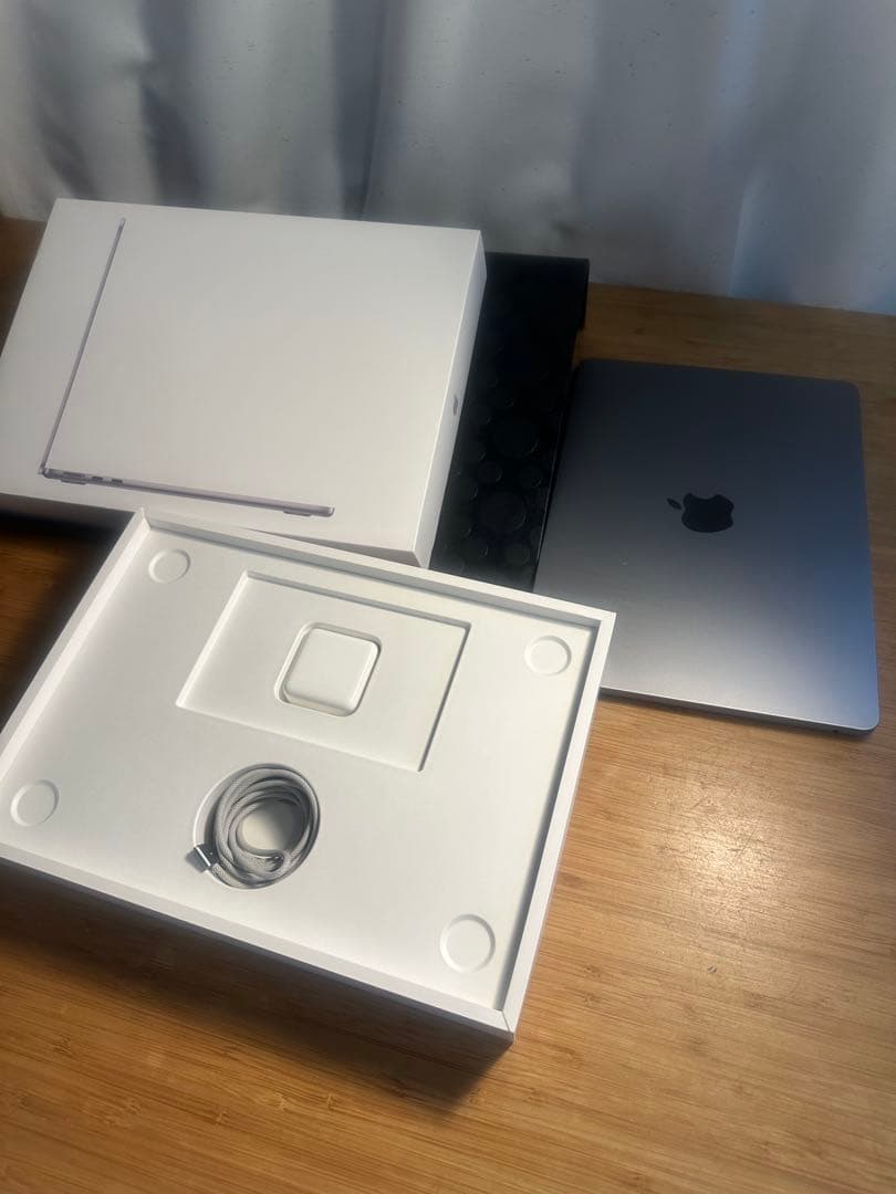 MacBook本体 MacBook Air M2 16GB 513GB SSD
