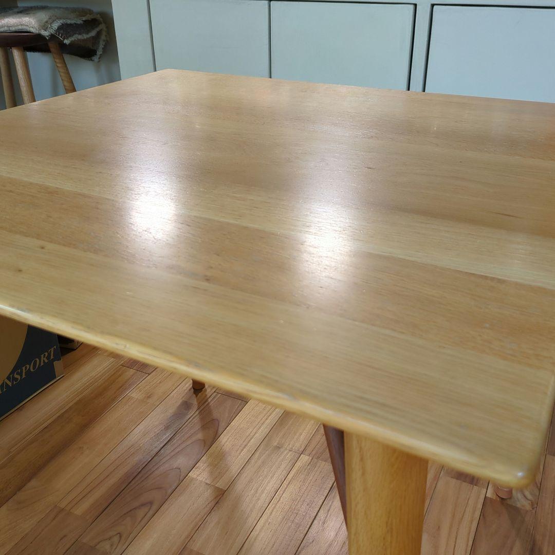 （3月29日まで出品）日進木工　テーブル