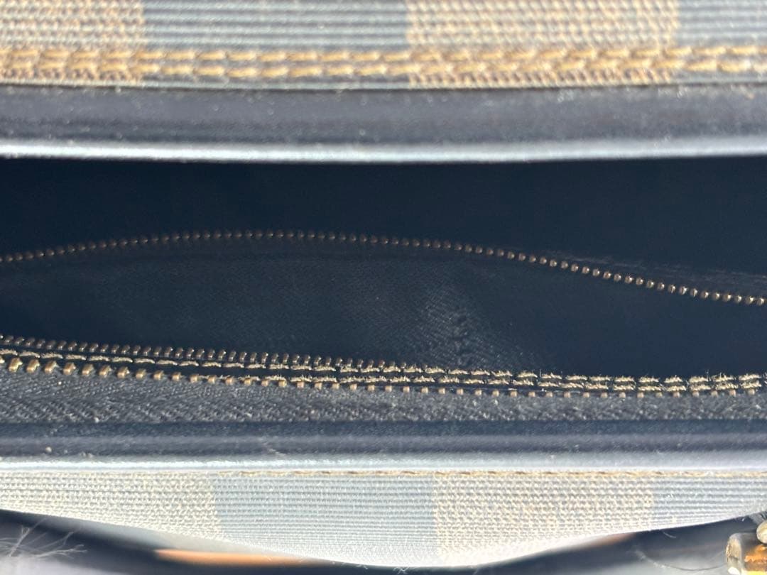 Fendi バッグ　フェンディ　おしゃれ　ミニボストン　ボストン　ブランド