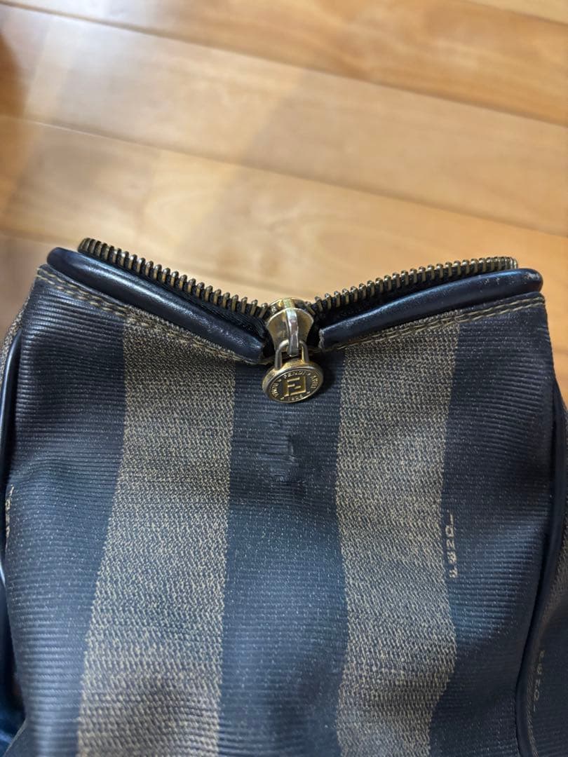 Fendi バッグ　フェンディ　おしゃれ　ミニボストン　ボストン　ブランド