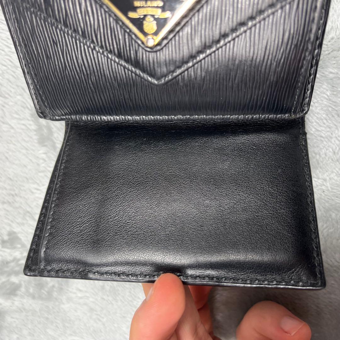 Prada プラダ 3つ折り財布 ブラック 黒 三角ロゴ ヴィッテロムーヴ