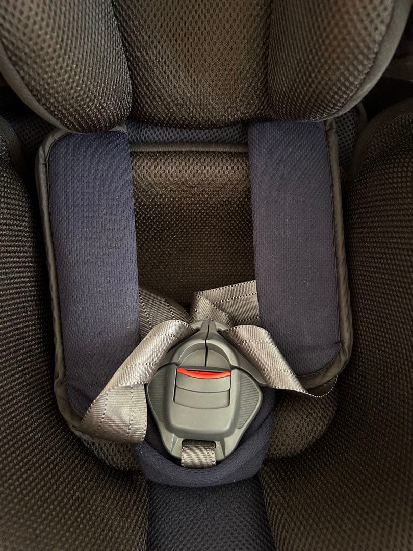 Combi コンビ ウィゴーグランデ チャイルドシート ジュニアシート　新生児