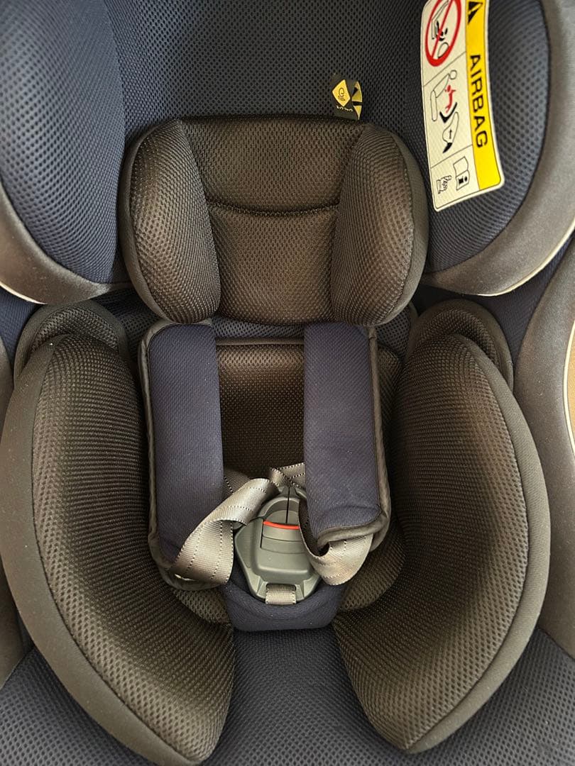 Combi コンビ ウィゴーグランデ チャイルドシート ジュニアシート　新生児