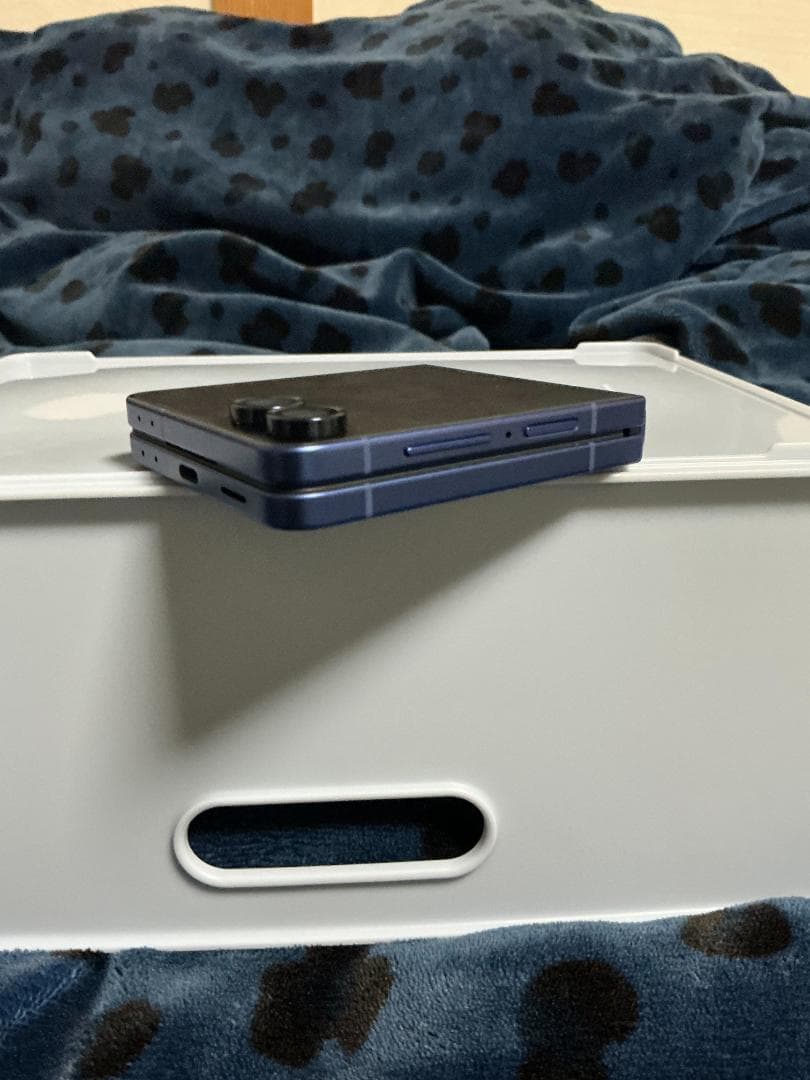 【箱・説明書なし】Galaxy Z Flip7 256GB ブルー SIMフリー