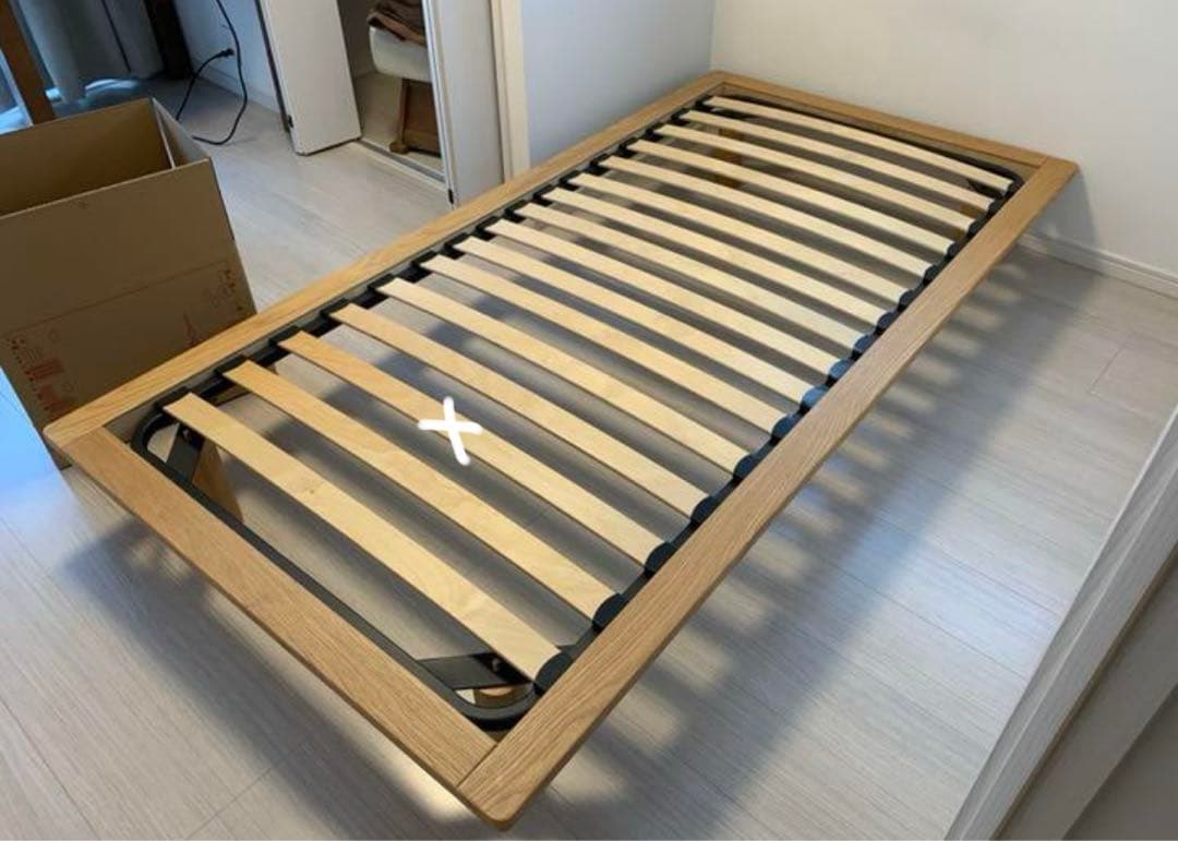 無印良品　ベッドフレームシングル　オーク材　脚付き