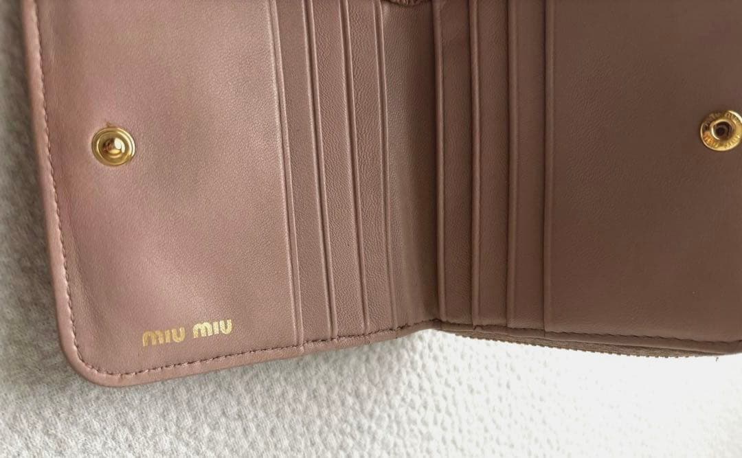 MIU MIU マテラッセ 二つ折り財布 CAMMEO 5ML522