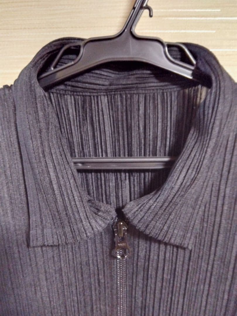 ★PLEATS PLEASE★プリーツプリーズ 黒 Wジッパー ポケット2つ