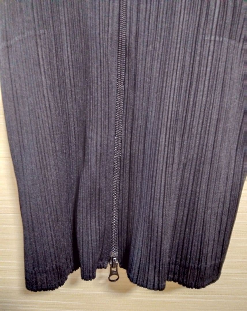 ★PLEATS PLEASE★プリーツプリーズ 黒 Wジッパー ポケット2つ