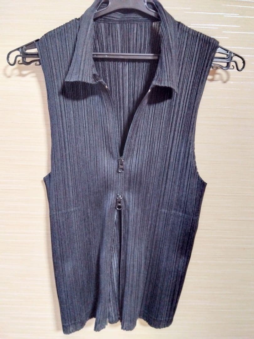 ★PLEATS PLEASE★プリーツプリーズ 黒 Wジッパー ポケット2つ