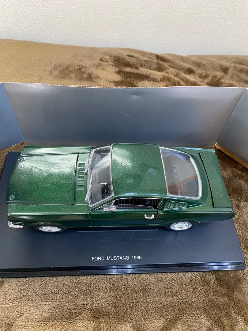 MIRA SOLIDO ＆EAGLEマスタング1/18 3台セット