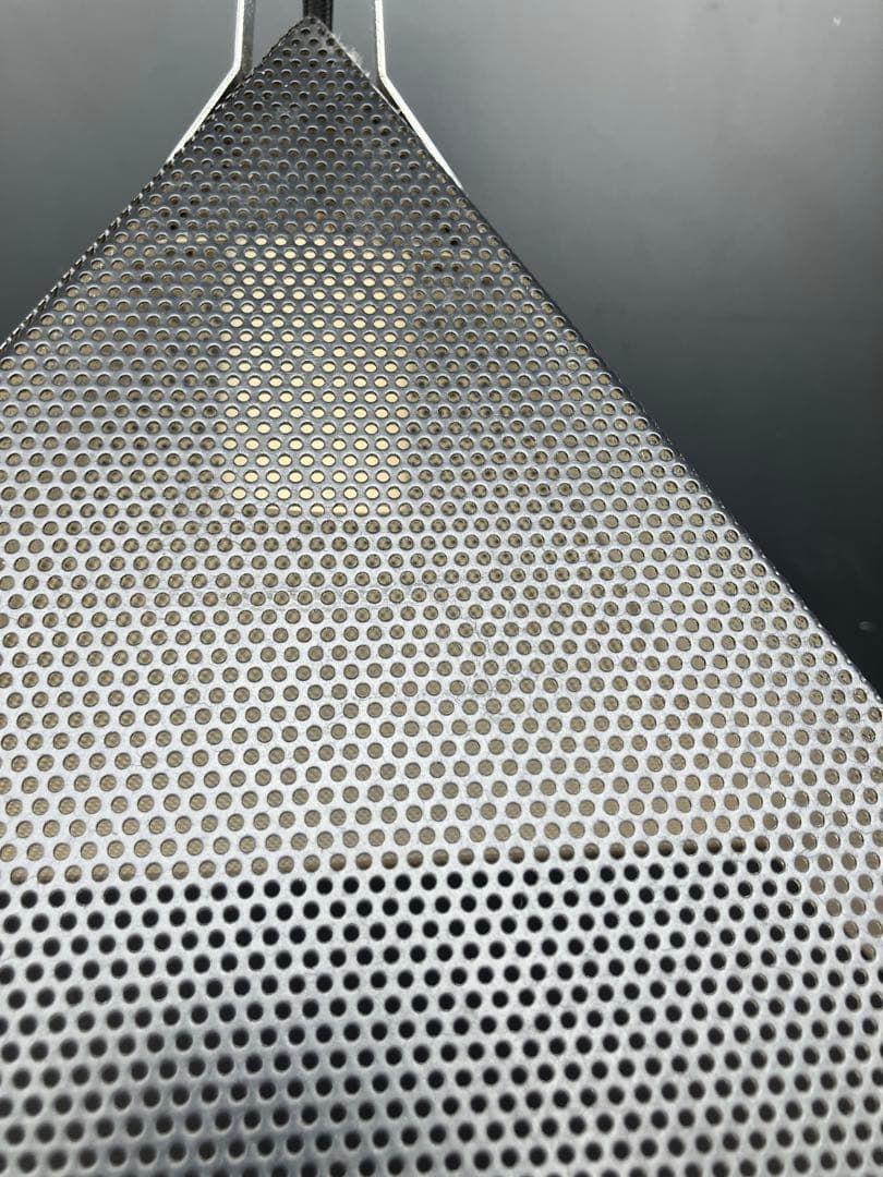 【値下げ】三原昌平　ヤマギワ　金属製 ピラミッド型 ペンダントライト【黒色】