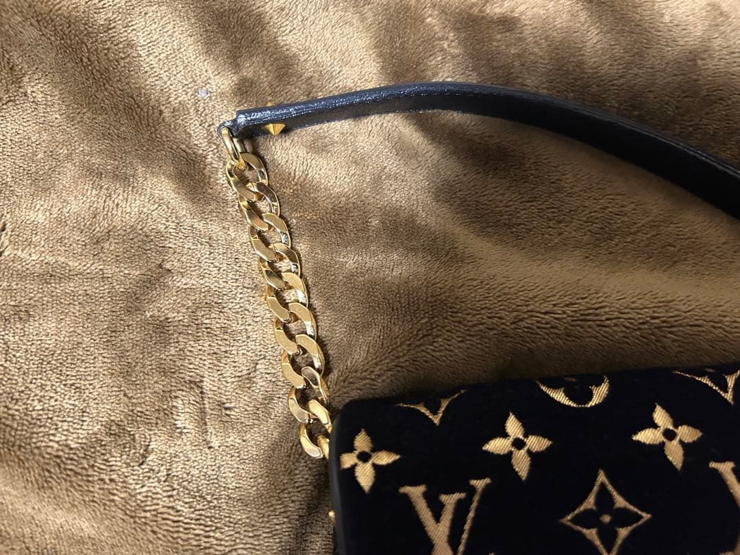 LOUIS VUITTON ショルダーバッグ モノグラム ポシェット カリー