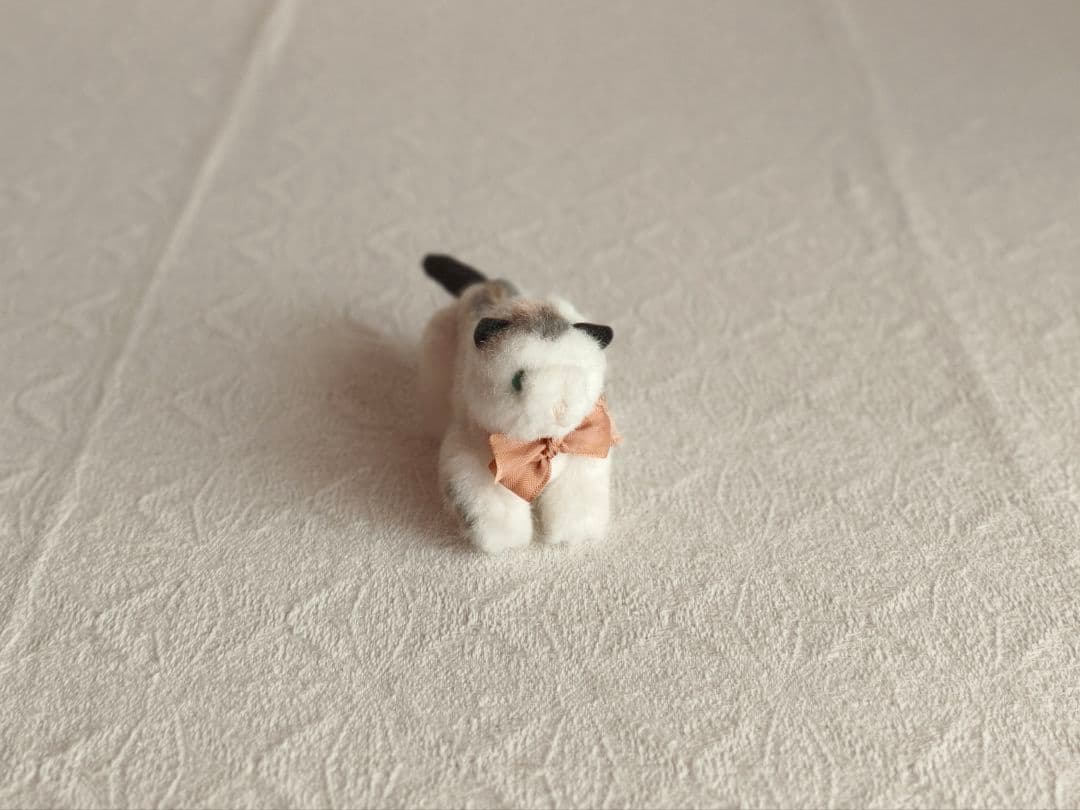 【mkuさま】 vintage cat ❀ グリーンの瞳の 猫ちゃん