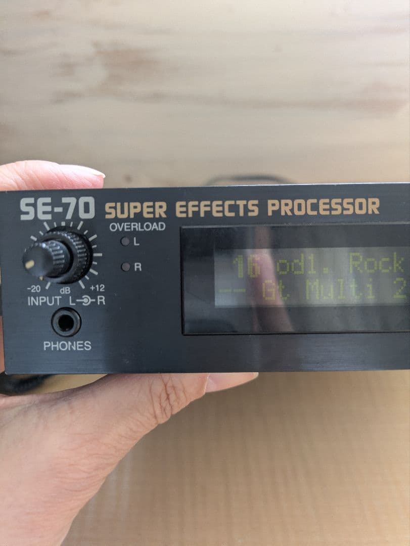 BOSS SE-70 スーパーエフェクトプロセッサー　アダプター付き