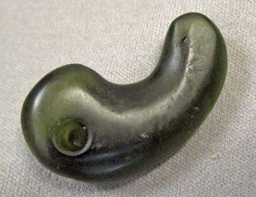 古墳時代中期 勾玉 硝子 ガラス 発掘 出土 考古 骨董 古美術