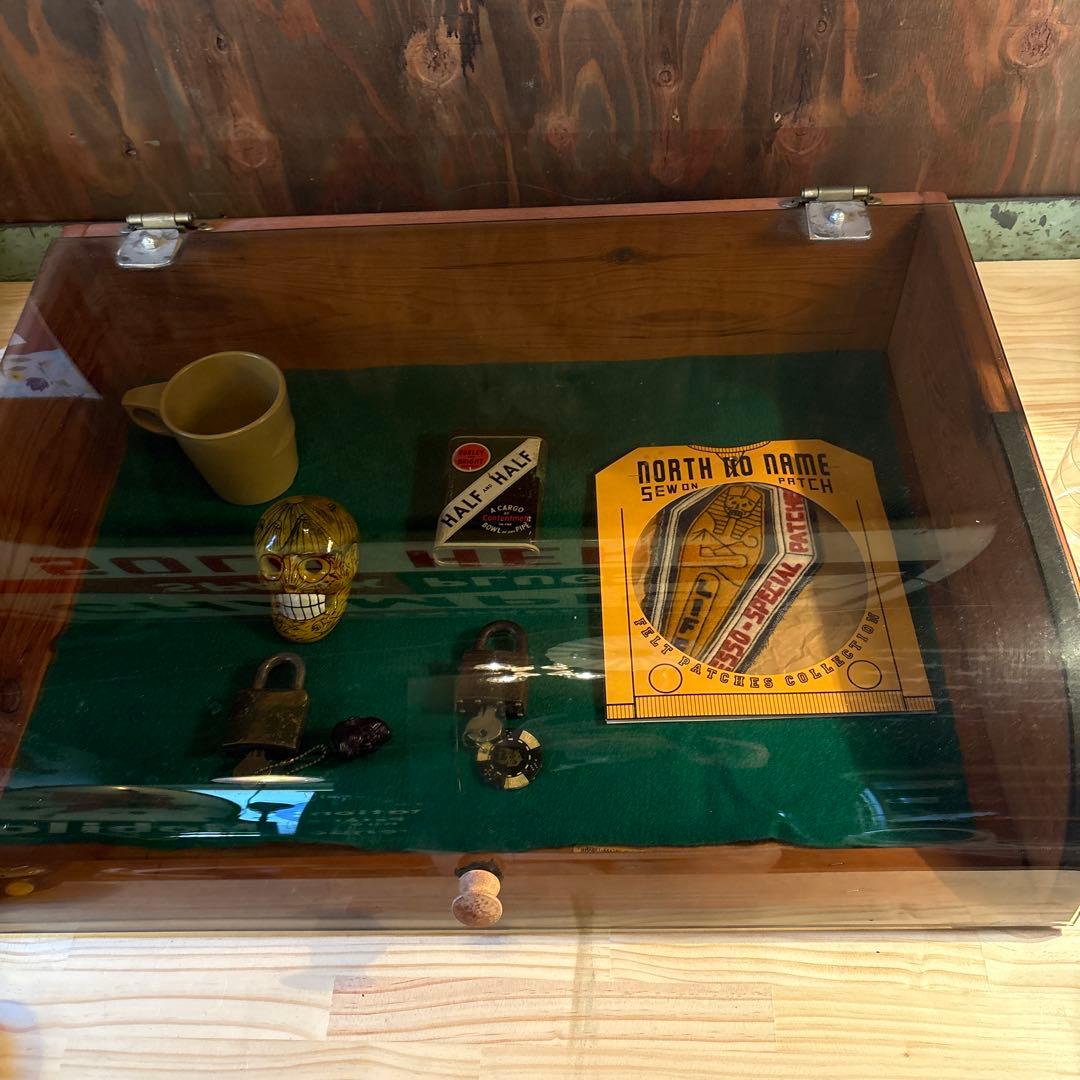 アンティーク　ショーケース　コレクション　ケース　ディスプレイ