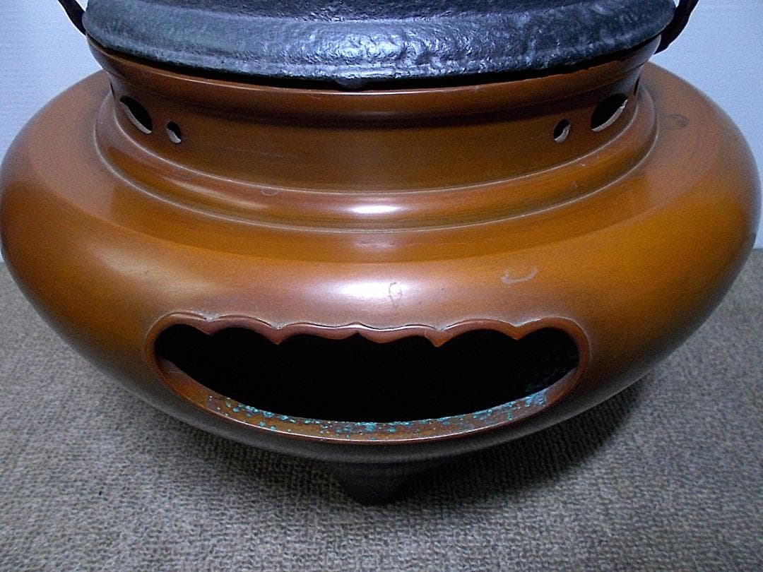 茶道具 釜師:畠春斉 風炉師:一ノ瀬宗辰 唐銅朝鮮風炉 茶釜 立派な釜環 共箱